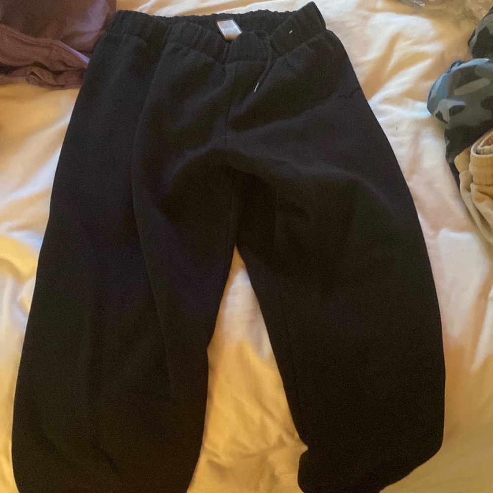 black sweatpants